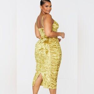 PrettyLittleThing Plus Chartreuse Textured Velvet Ruched Side Midi Dress Size M